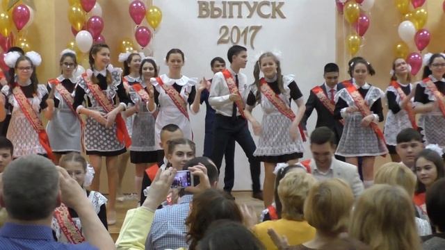 ПОСЛЕДНИЙ ЗВОНОК | ПЕРВЫЙ ТАНЕЦ | ЛИЦЕЙ №18 смотреть онлайн