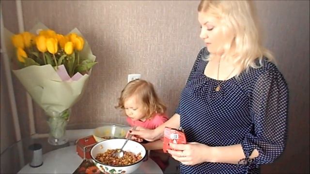 FOOD BOOK.Готовим вкусный салат и запекаем картошку в духовке.Канал ДОЧКИ-МАТЕРИ. смотреть онлайн