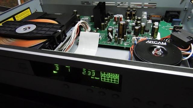 Arcam FMJ-17 CD player with "simple tray fault". How hard can it be? (I said to the owner...) смотреть онлайн