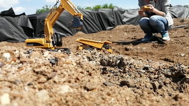 Большая песочница с RC техникой от Pilotage смотреть онлайн