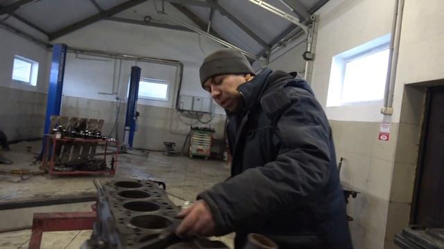 Ремонт двигателя. Как измерить выступы гильз цилиндров. смотреть онлайн