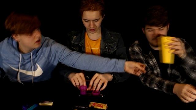 Ultimate Rolling Kit Unboxing & Review (Daily High Club Product) смотреть онлайн