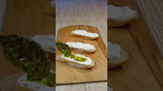 Брускетта с сыром и кабачком смотреть онлайн