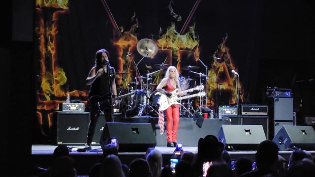 Lita Ford - Close My Eyes Forever Pt 1 (Columbus, OH 7/24/2021)