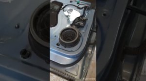 как снять обшивку задней двери и планку Audi Q3