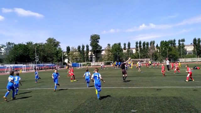 Звезда ДРГ 2010 - Смена ДЮСШ-6-1 2:3 1й тайм 19.05.2018 смотреть онлайн