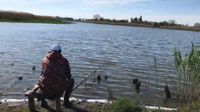 Кубанцы на один день. Рыбалка на реке Кирпили. Пляж Дагомыс 7 мая. смотреть онлайн