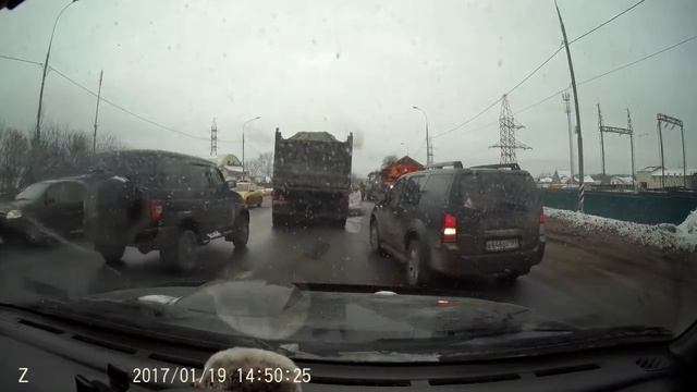 Как кладут асфальт в России в январе. смотреть онлайн