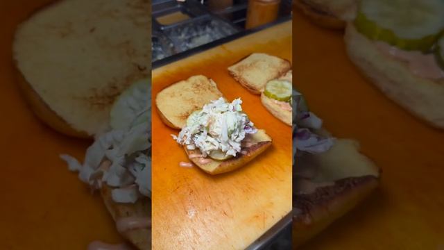 Spicy Tender burger #shortvideo #trending #viral #food смотреть онлайн