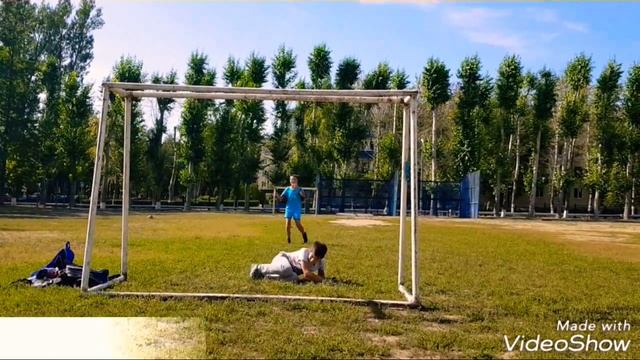 Как не надо стоять на воротах. смотреть онлайн