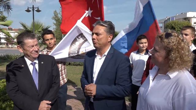 Moskova Milletlerarası Okulu Fidan Dikimi смотреть онлайн