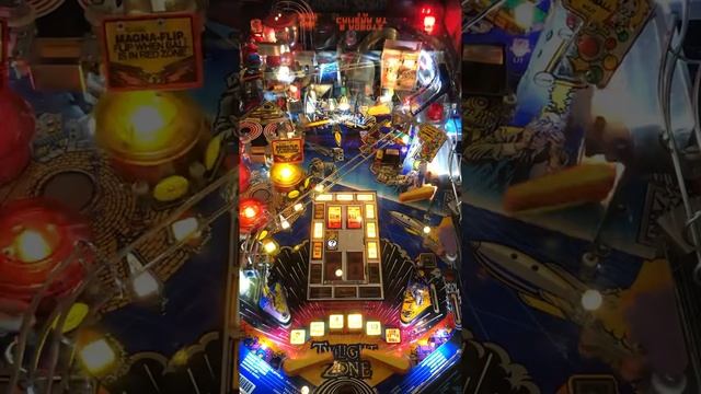Twilight Zone Pinball Machine Review & Gameplay - 8.75 - Midway Pinball смотреть онлайн