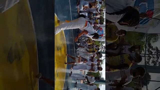 grupo Ubatã capoeira Mestre Nestor batizado do grupo rabo de arraia(3) смотреть онлайн