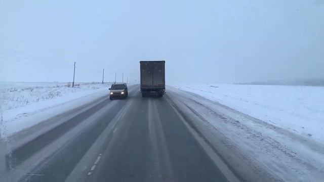 Рейс на Усть-Кут. Выгрузка в порту Усть-Кута. Тащил на удавке 200 км какого то чепушилу. Всем добра