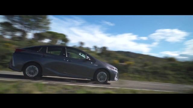 2017 Toyota Prius Plug-in Hybrid (EU spec) смотреть онлайн