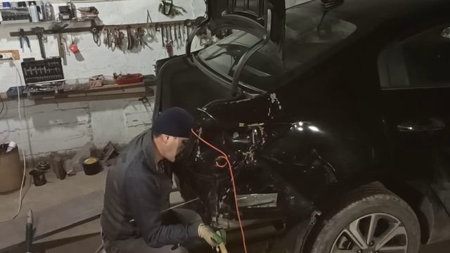 KIA RIO ремонт багажного отсека смотреть онлайн