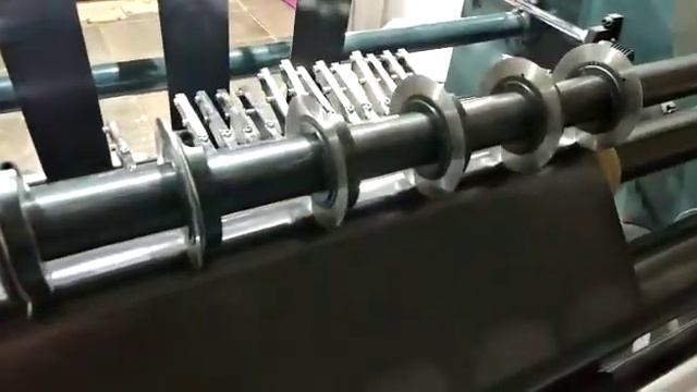 Продольная Резка рулонов магнитного винила смотреть онлайн