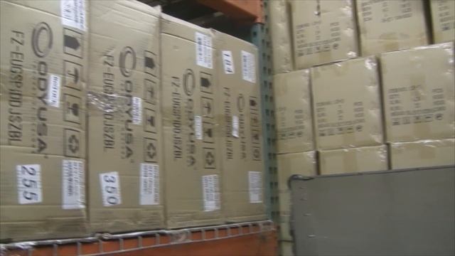 DJ Mikey Mike went to Hollywood DJ for the 4th Sale JBL SRX 815p are now mine!!! смотреть онлайн