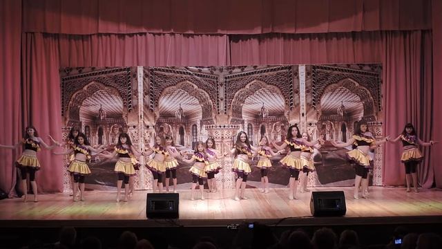 Восточный танец "Весенняя табла" детская группа смотреть онлайн