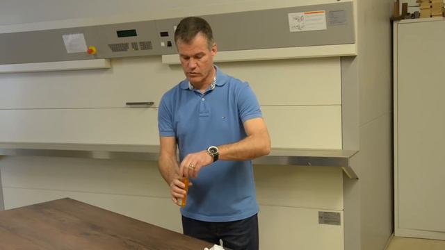 Kees Verhouden: meubels in de olie zetten смотреть онлайн