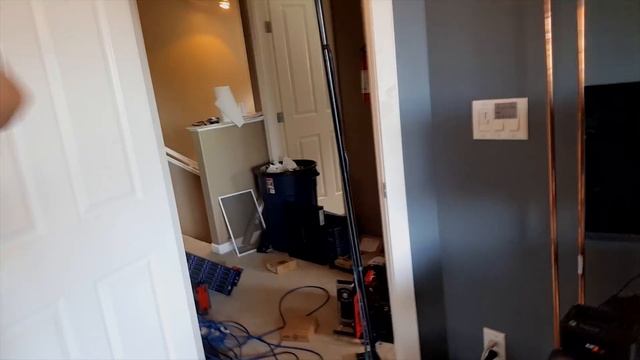 Office Robbery Prank смотреть онлайн