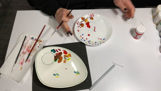 роспись тарелки своими руками/ роспись по керамике и стеклу смотреть онлайн