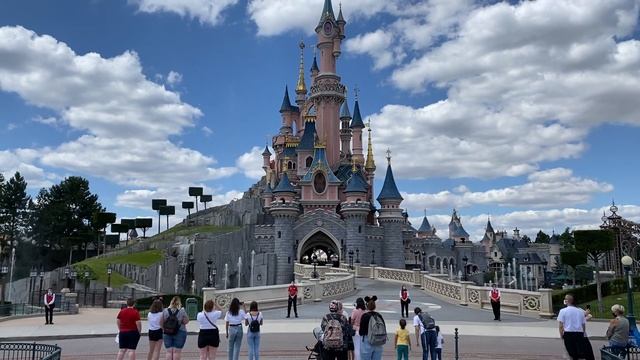 Disneyland Paris - Fountain Show - Summer 2020 смотреть онлайн
