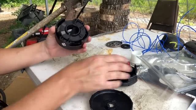 The BEST TRIMMER HEAD ever made! How to install a Universal Speed Feed on most any trimmer. смотреть онлайн