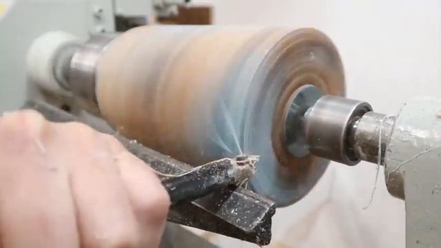 Woodturning - Beautiful log transformation! ВАЗА из карагача и эпоксидки! смотреть онлайн