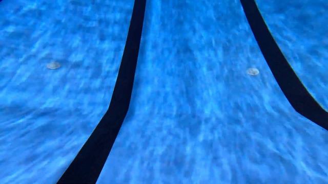 Бассейн, под водой 25 метров! смотреть онлайн