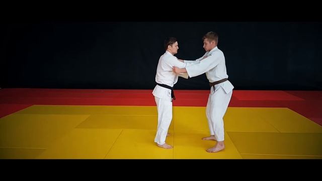 Seoi Nage / Бросок через спину (плечо) с захватом рукава и отворота смотреть онлайн