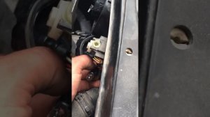 Замена лампочки Volkswagen Golf 4 .