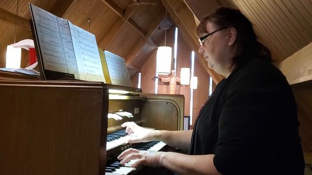 ELW Holy Holy Holy Lord - Katherine Kishka at Acacia Park Lutheran смотреть онлайн