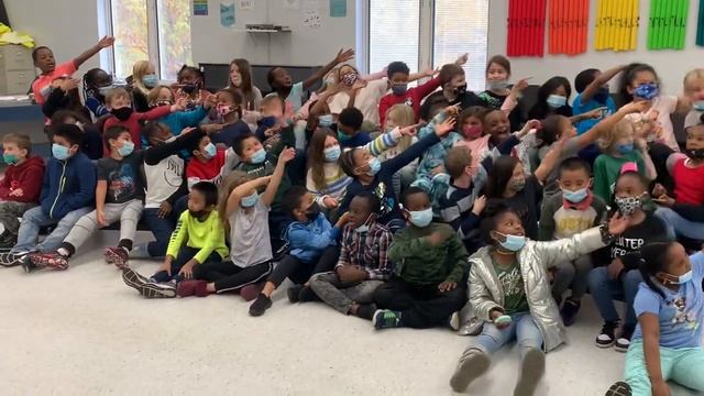 Excel Charter Academy: 2nd Graders sing "You're a Grand Old Flag" for Veterans Day смотреть онлайн
