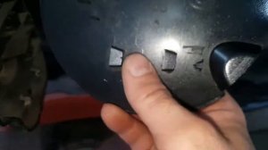 Как снять лючок бензобака Рено Сценик