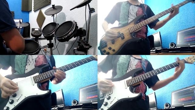 Arctic Monkeys | Crying Lightning | Cover смотреть онлайн