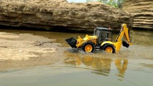 Прыжки с трамплина - дети и игрушки