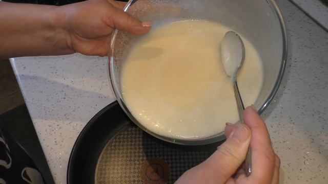 Очень НЕЖНЫЙ и Безумно ВКУСНЫЙ ! МАННИК на кефире без муки ! Все смешали и в духовку !