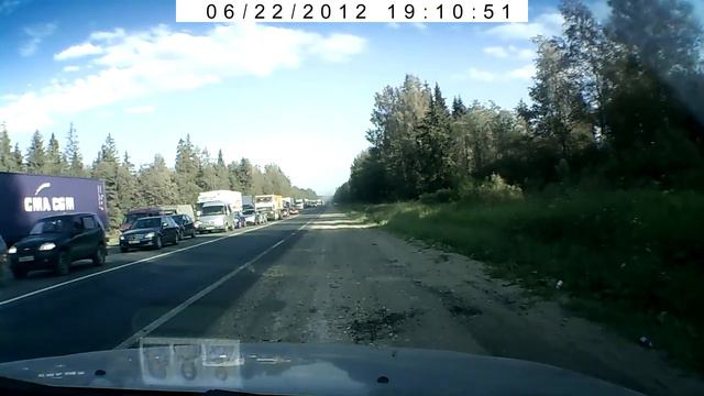 Въезд в Вышний Волочек кто как может.AVI смотреть онлайн