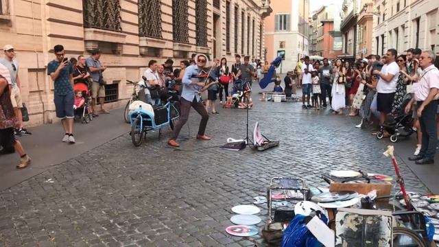 10 Minutes of Viktor Angelov | Best Street Performance | Rome | Street Music смотреть онлайн