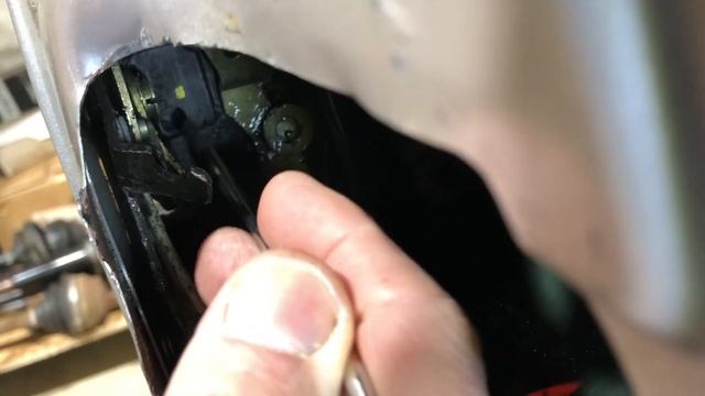 How to open a 1998-2000 Volvo S70/V70 with a stuck door lock latch, front or rear! Part 3 смотреть онлайн