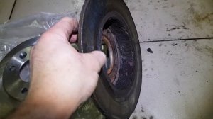 RENAULT SYMBOL(CLIO) 1.4 как заменить тормозные диски (обзор)