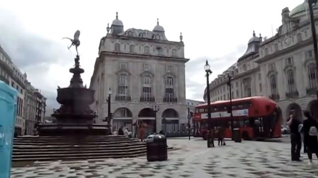 Walking London  - Leicester Square  To Piccadilly Circus