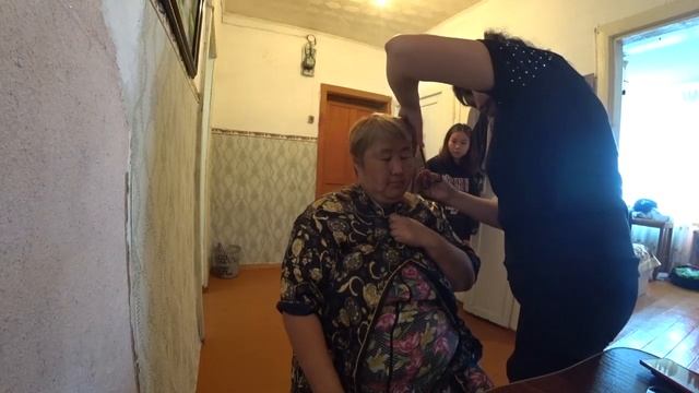 VLOG: НАРАЩИВАЮ РЕСНИЦЫ ПЕРВЫЙ РАЗ В ЖИЗНИ / НАВОЖУ КРАСОТУ / ЖИЗНЬ В ДЕРЕВНЕ смотреть онлайн