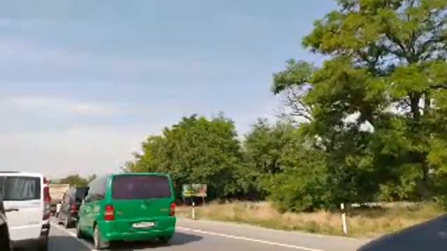 Васильевка в пробке. Все едут на море 26.06.2021 #азовскоеморе #деньконституцииукраины2021 смотреть онлайн
