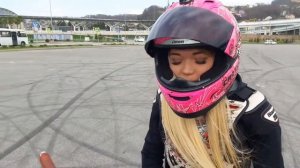 Stuntgirl Даша Харченко и ее мотоцикл Yamaha Tricker 250