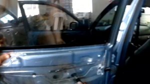 Как снять обшивку двери со снятием стёкол Skoda Octavia Tour ➤ Пошаговое руководство