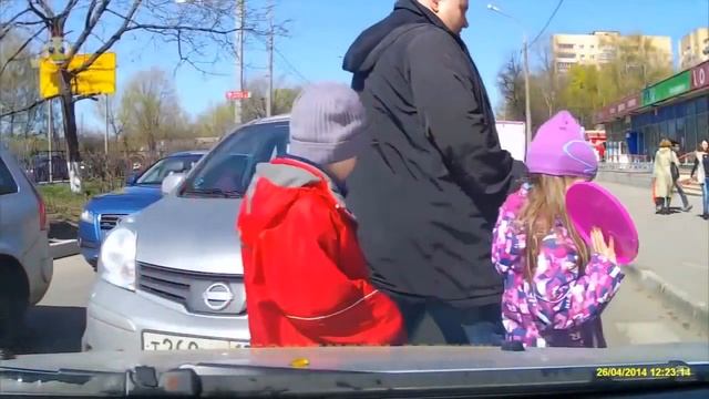 Я хам! Мне пофиг на всех! [выезды на встречку] смотреть онлайн