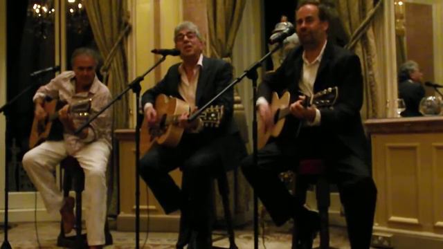 10cc/ Mick Wilson/ Graham Gouldman/ Rick Fenn 'Bus Stop' 09/07/15 смотреть онлайн