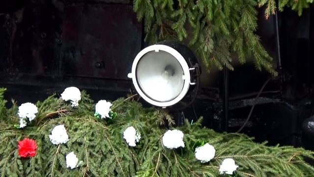 Паровоз Эу.683-89 с выставочно-музейным поездом "ПОБЕДА" на Белорусском вокзале Москвы смотреть онлайн